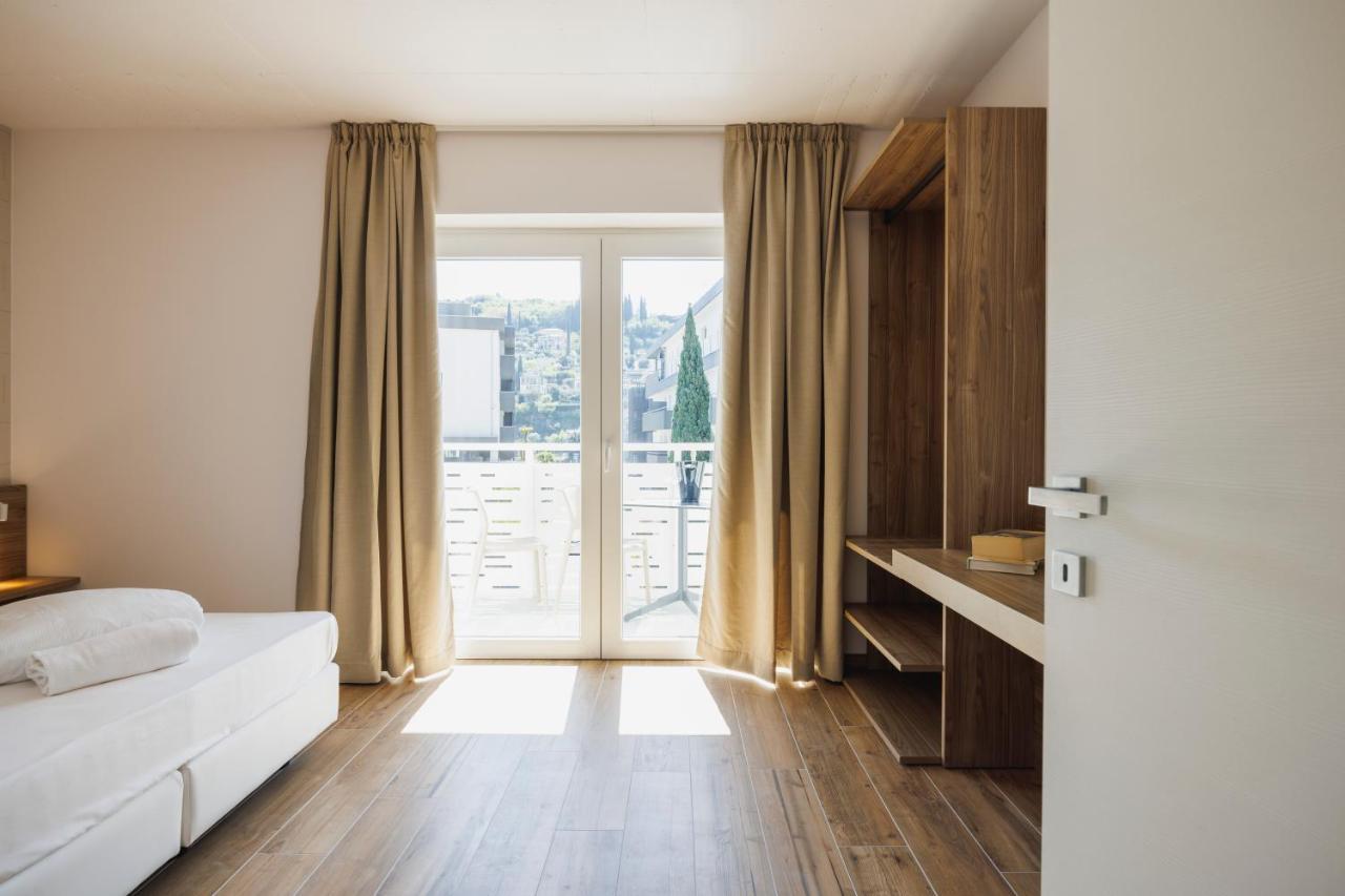 Lake Side Suites Рива дел Гарда Екстериор снимка
