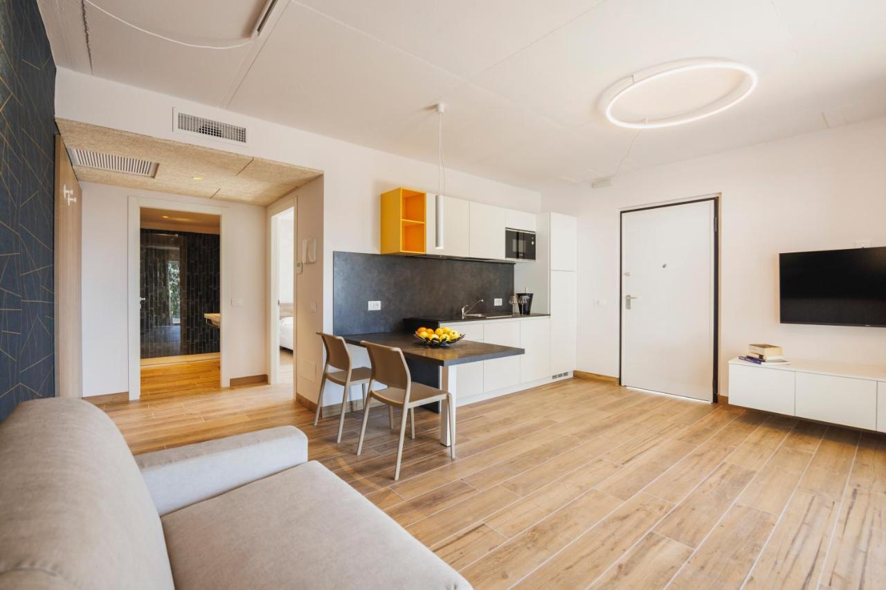 Lake Side Suites Рива дел Гарда Екстериор снимка