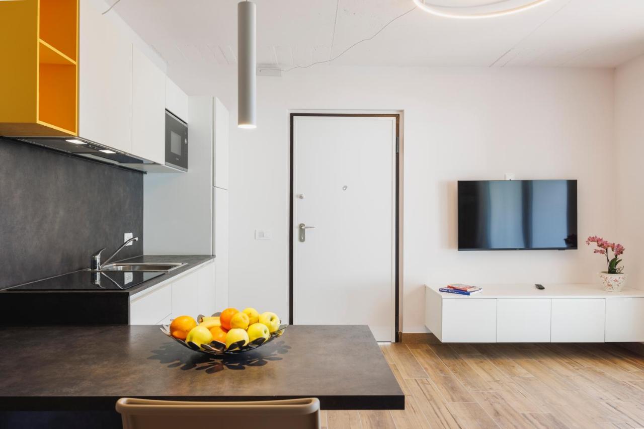 Lake Side Suites Рива дел Гарда Екстериор снимка