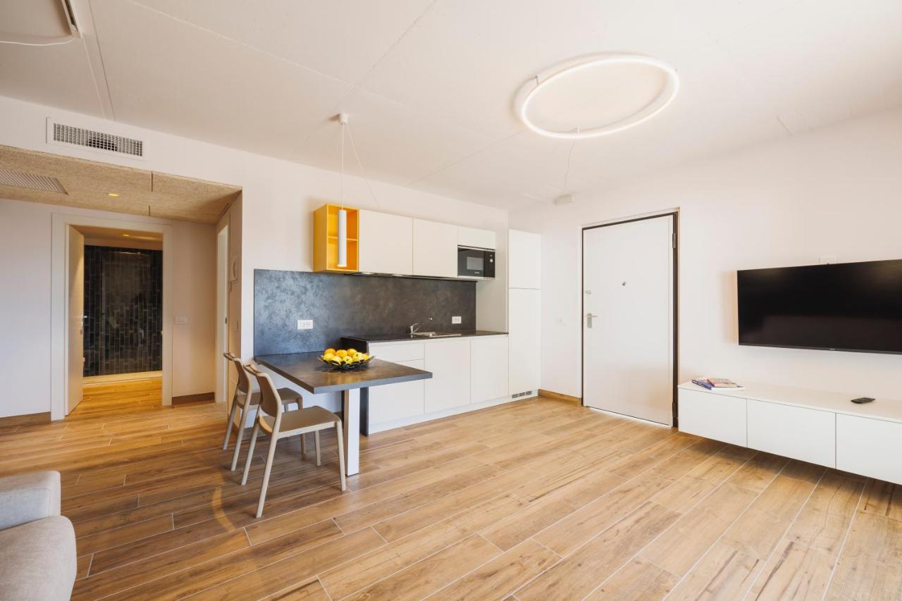 Lake Side Suites Рива дел Гарда Екстериор снимка