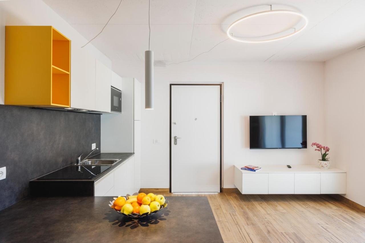 Lake Side Suites Рива дел Гарда Екстериор снимка