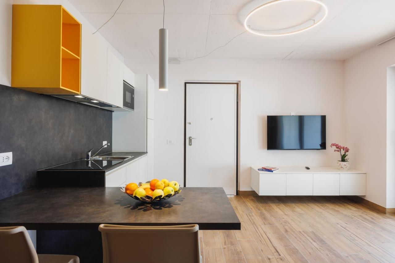 Lake Side Suites Рива дел Гарда Екстериор снимка
