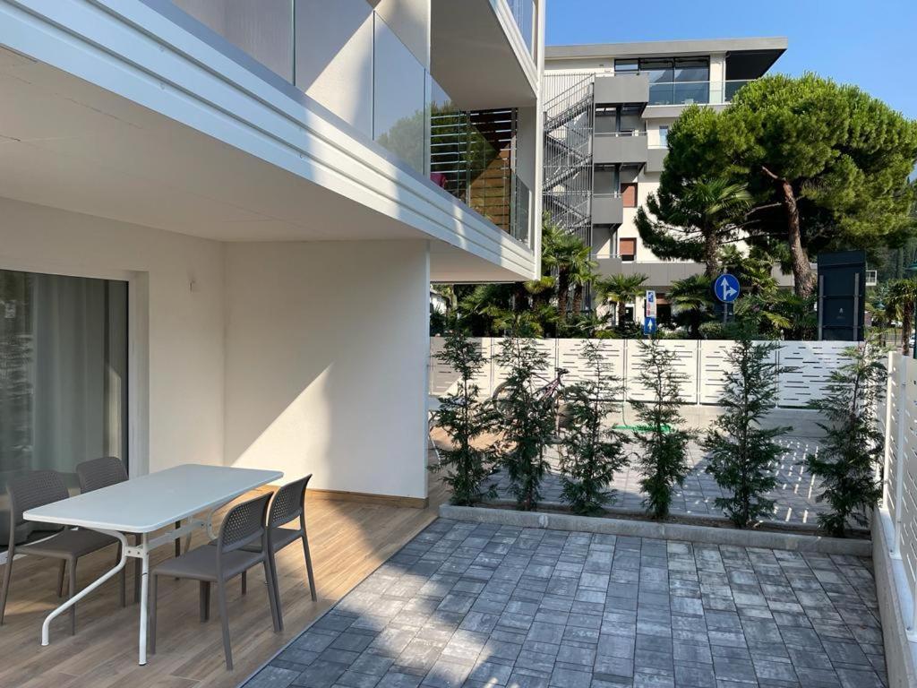 Lake Side Suites Рива дел Гарда Екстериор снимка