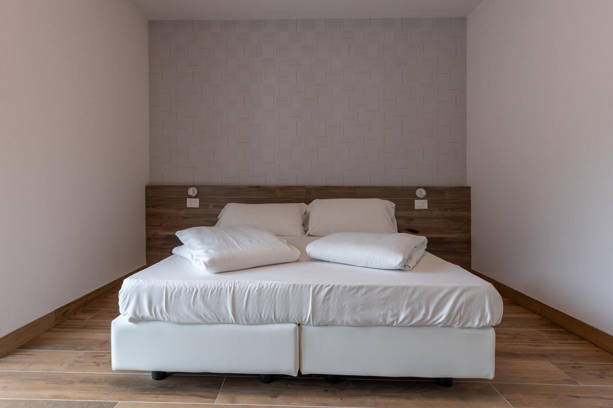 Lake Side Suites Рива дел Гарда Екстериор снимка
