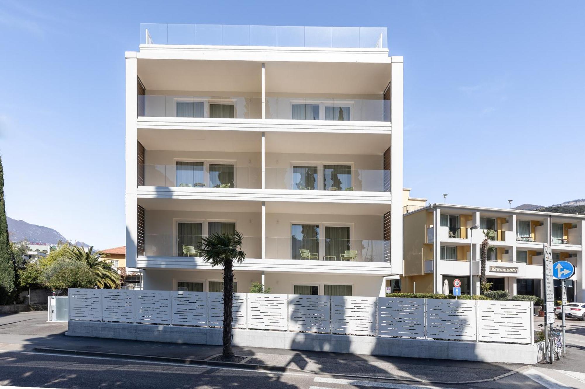 Lake Side Suites Рива дел Гарда Екстериор снимка